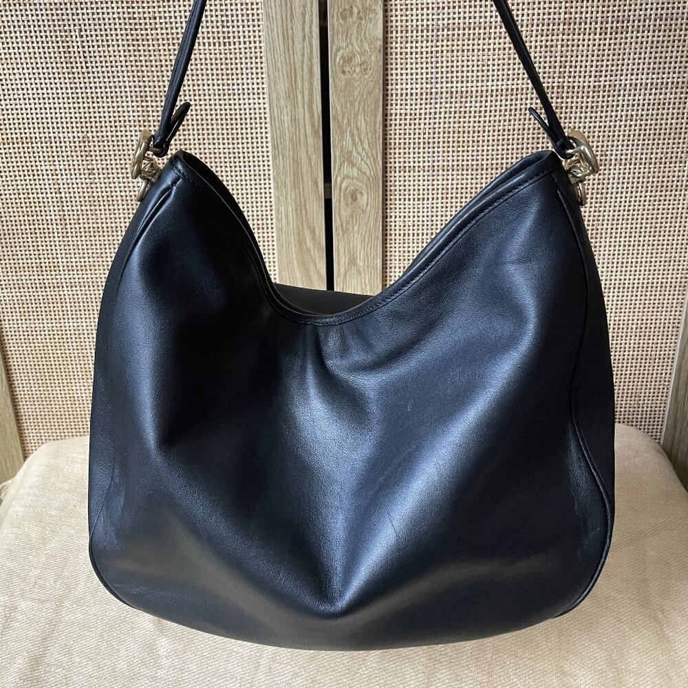 Coach soft tabby hobo in black with gold hardware